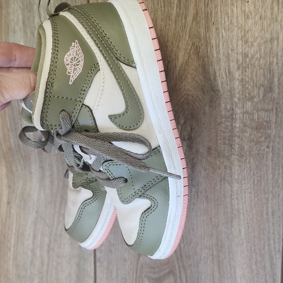 Air Jordan Mid GT Bleached Coral sz 10c - Picture 4 of 8